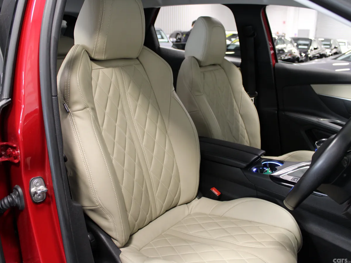 Peugeot 3008 MPV, Diesel, 2021, Red