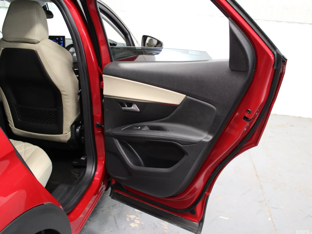 Peugeot 3008 MPV, Diesel, 2021, Red