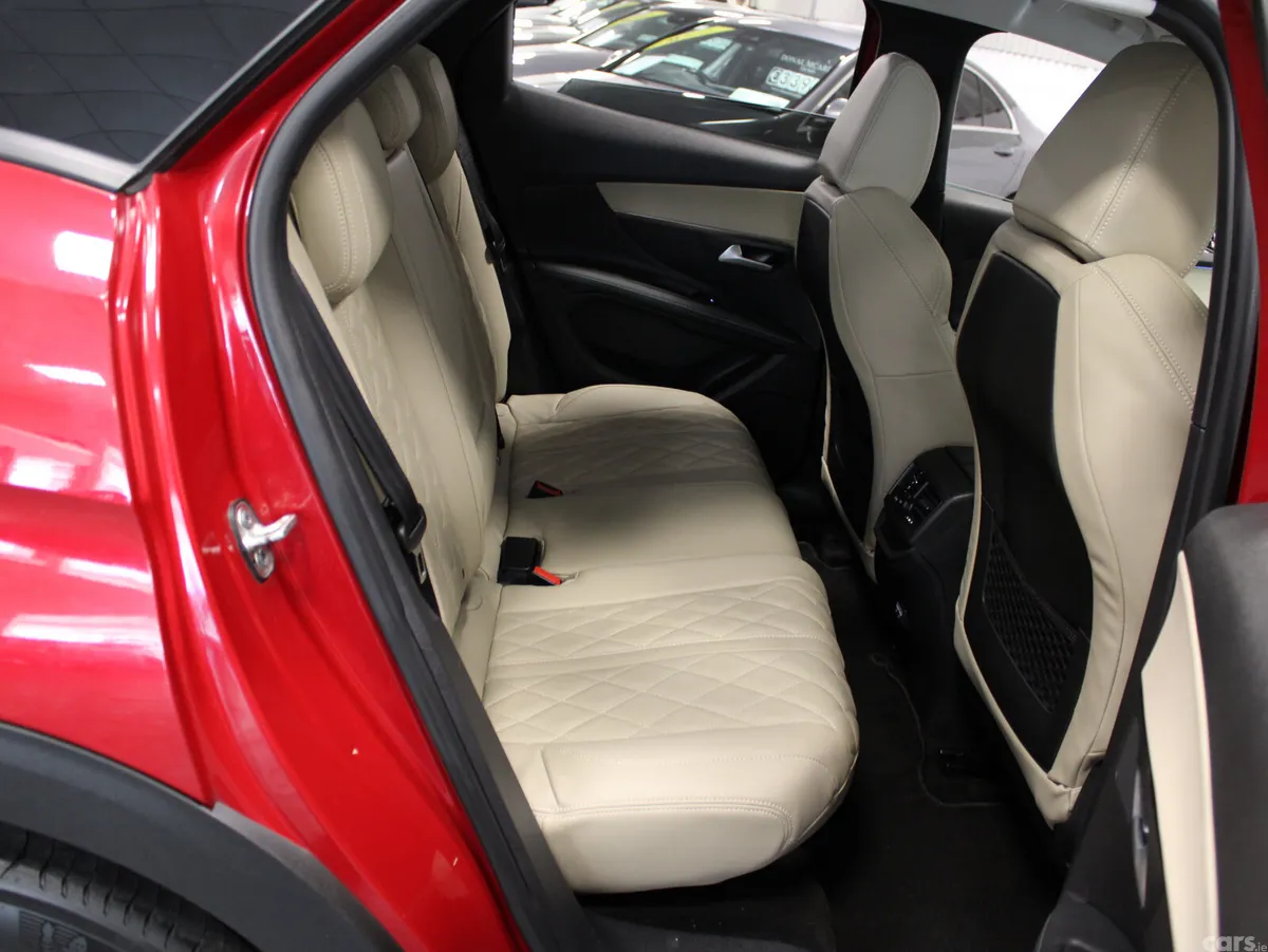 Peugeot 3008 MPV, Diesel, 2021, Red