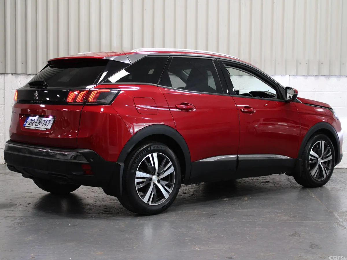 Peugeot 3008 MPV, Diesel, 2021, Red