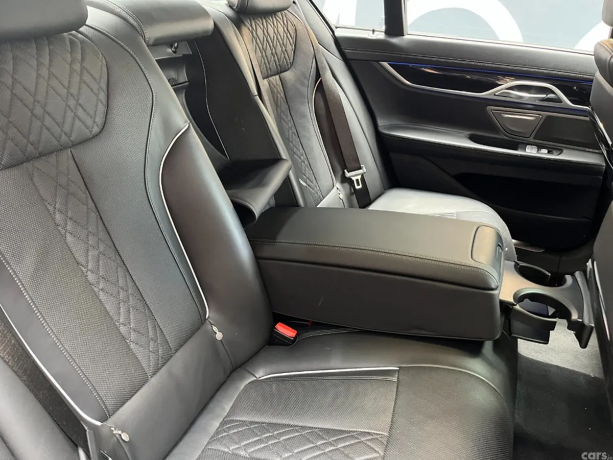 BMW 7-Series Saloon, Petrol Plug-in Hybrid, 2017, Black