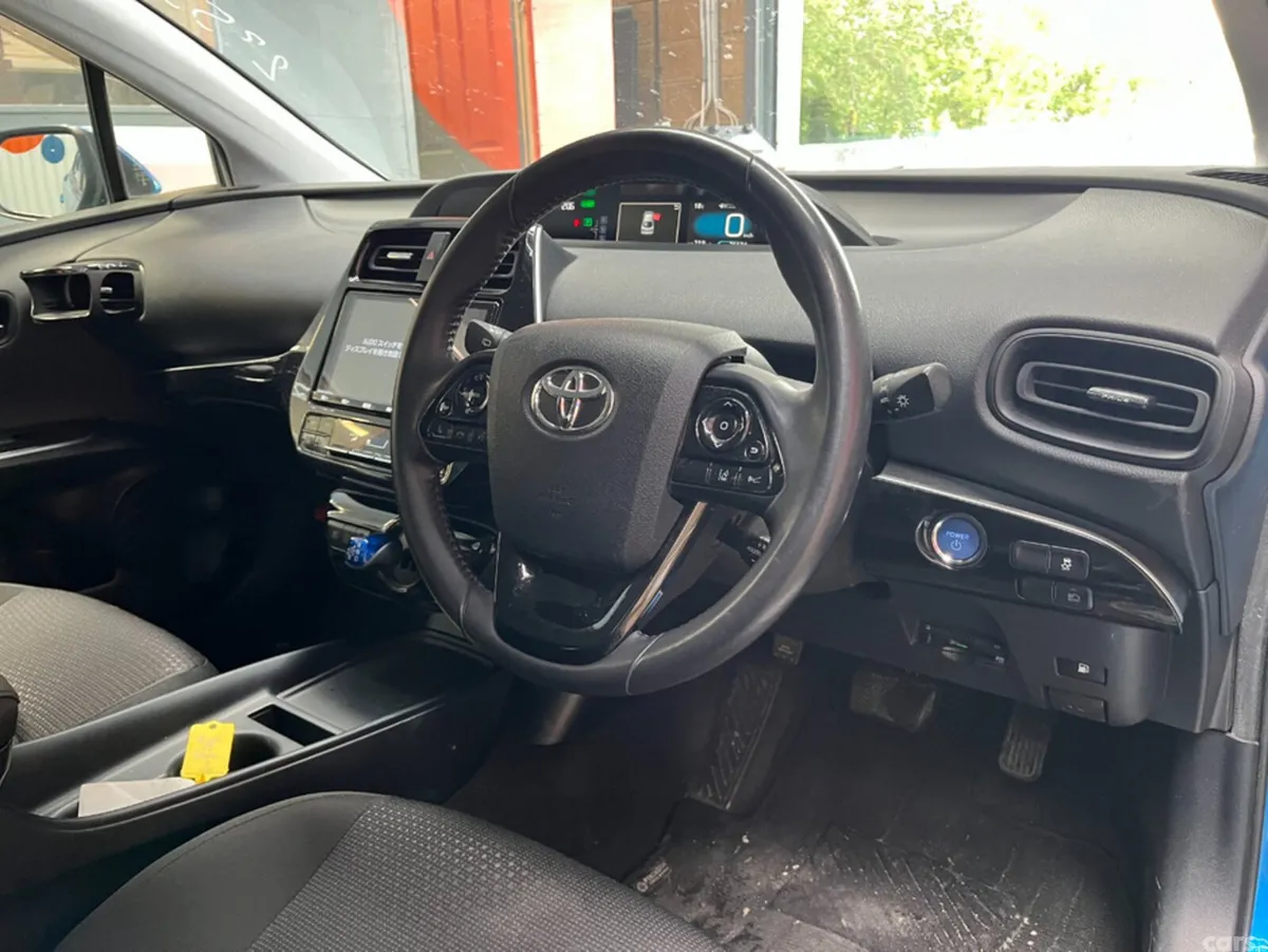 Toyota Prius MPV, Petrol Hybrid, 2019, Blue