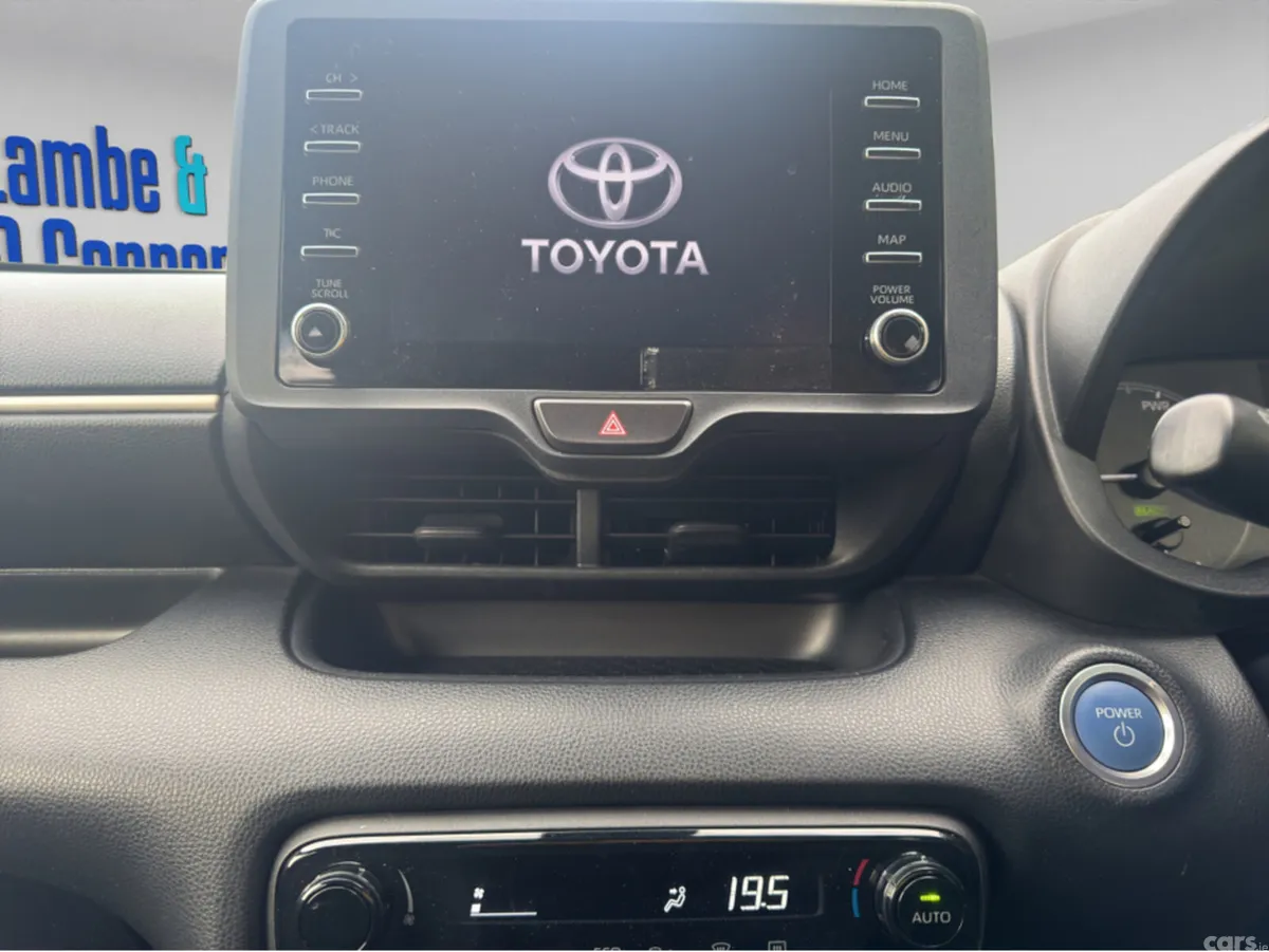 Toyota Yaris Hatchback, Petrol Hybrid, 2021, Bronze