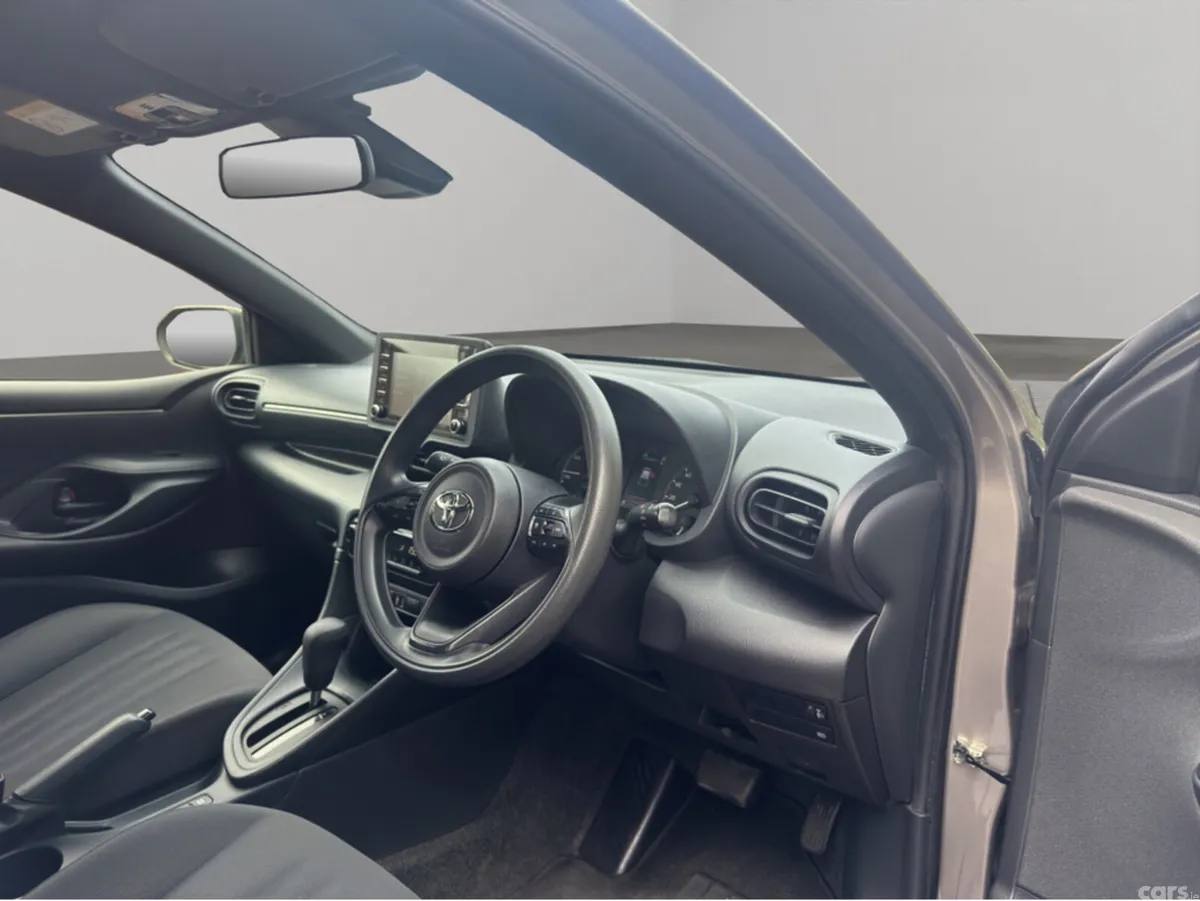 Toyota Yaris Hatchback, Petrol Hybrid, 2021, Bronze