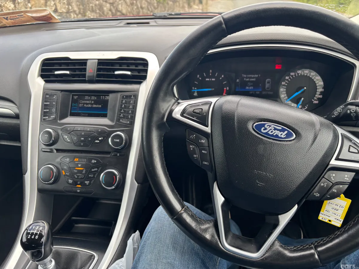 Ford Mondeo Hatchback, Diesel, 2016, Red