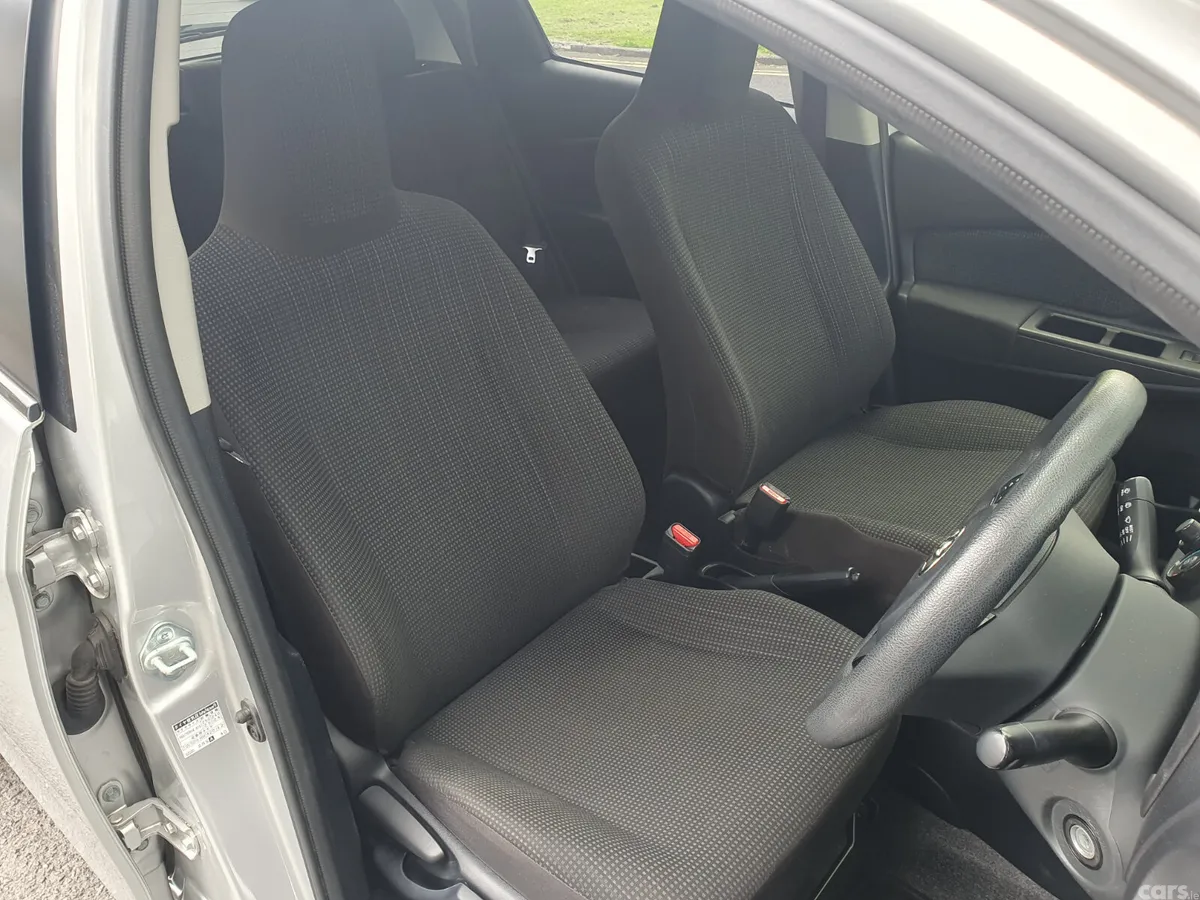 Toyota Yaris Hatchback, Petrol, 2018, Silver
