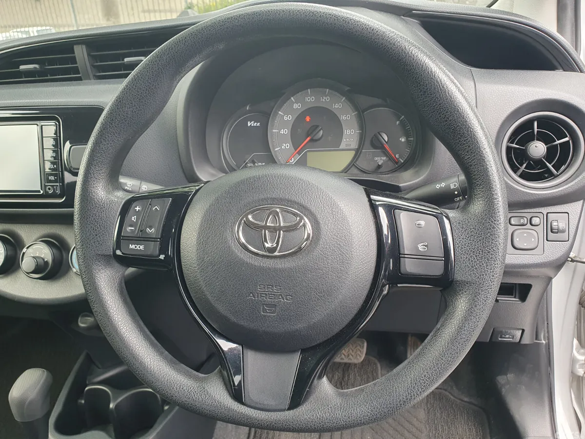 Toyota Yaris Hatchback, Petrol, 2018, Silver