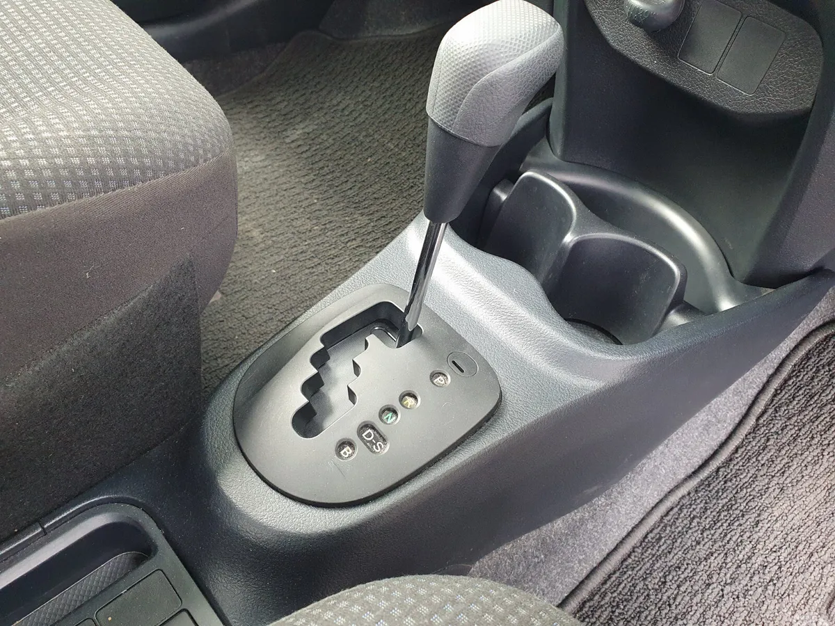Toyota Yaris Hatchback, Petrol, 2018, Silver