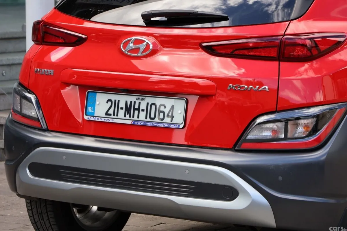 Hyundai KONA MPV, Petrol, 2021, Red