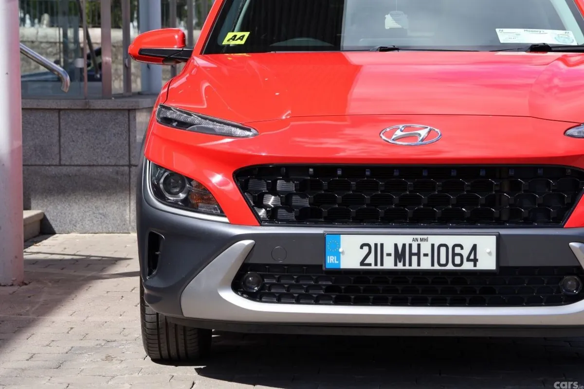 Hyundai KONA MPV, Petrol, 2021, Red