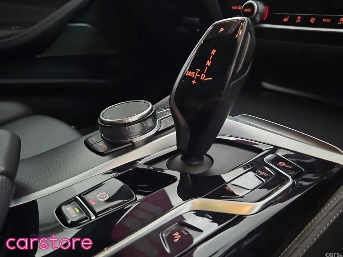 BMW 5-Series Saloon, Petrol Plug-in Hybrid, 2022, Grey