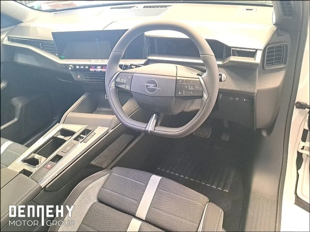 Opel Grandland SUV, Petrol Hybrid, 2026, White
