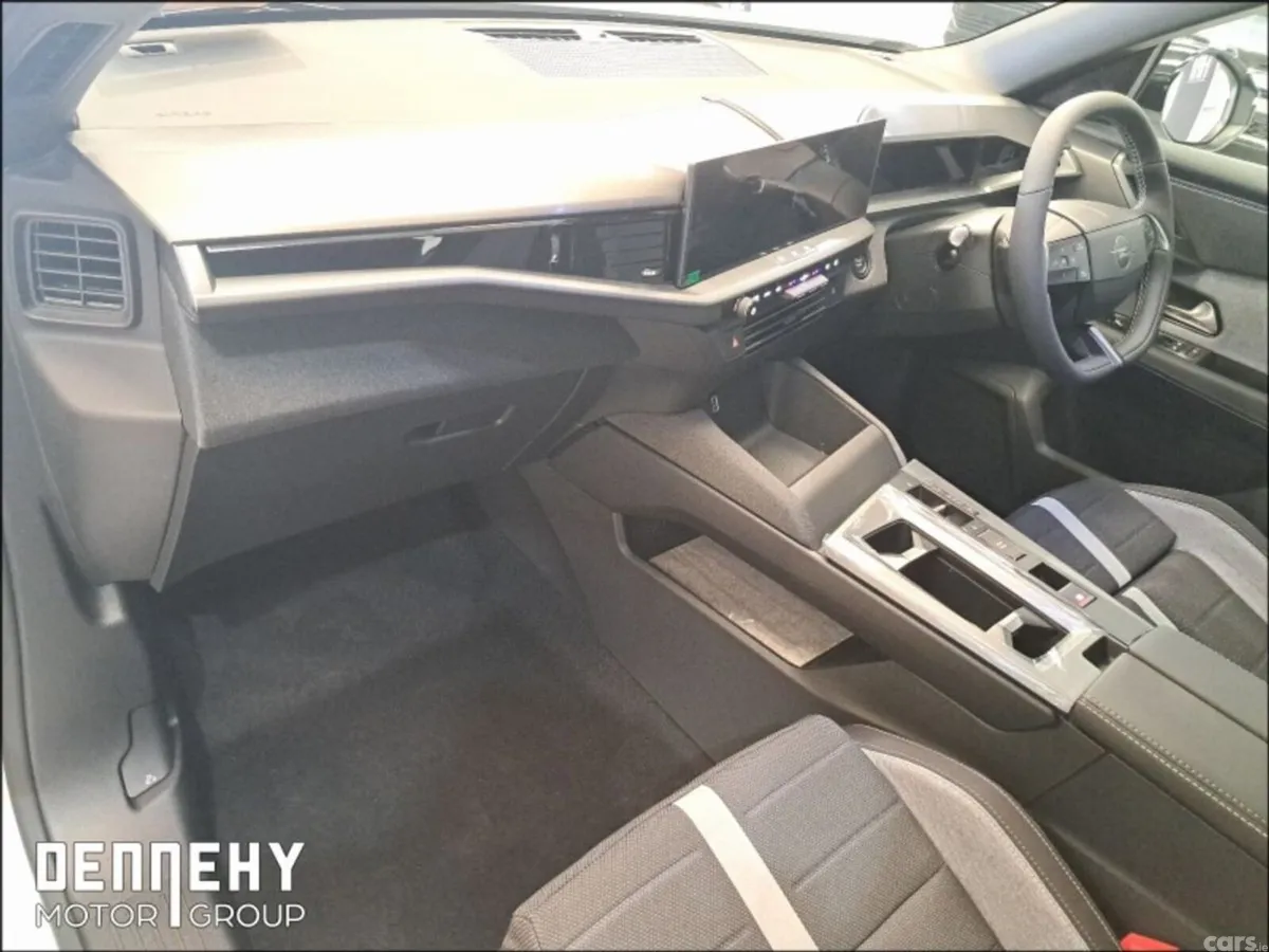 Opel Grandland SUV, Petrol Hybrid, 2026, White