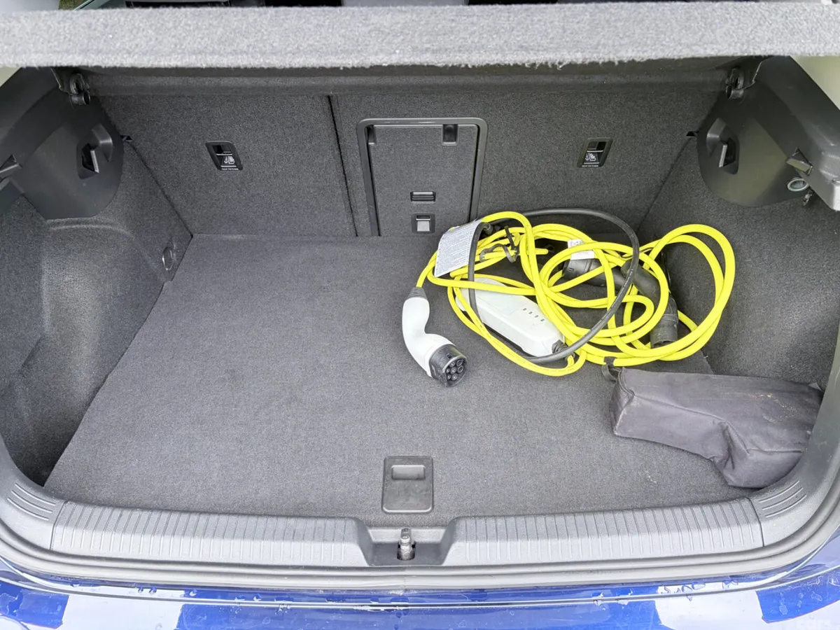 Volkswagen Golf Hatchback, Petrol Plug-in Hybrid, 2023, Blue