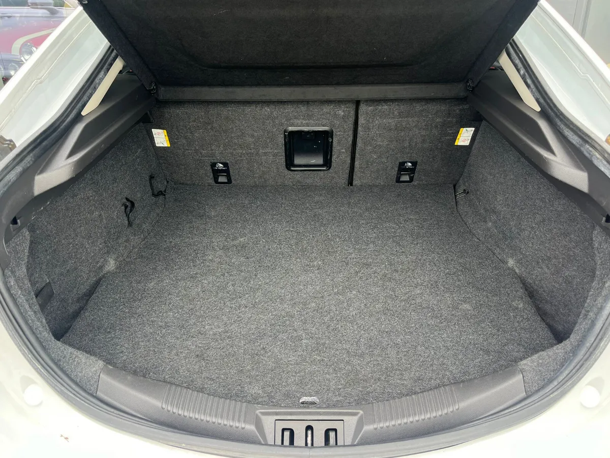 Ford Mondeo Hatchback, Diesel, 2019, White