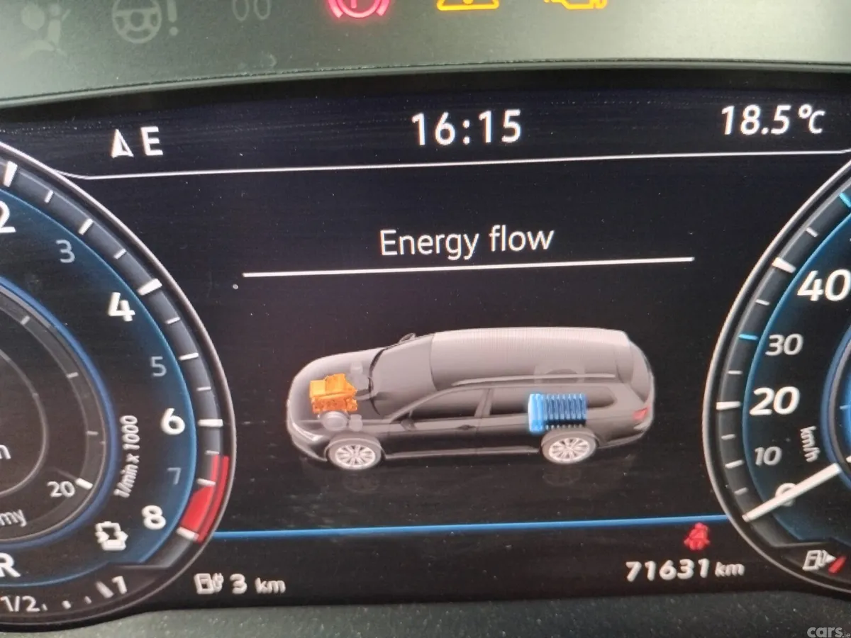 Volkswagen Passat Estate, Petrol Hybrid, 2018, White