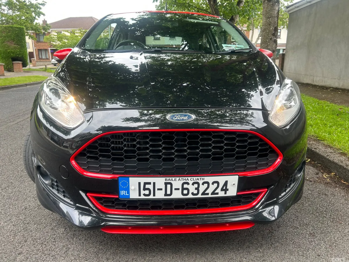 Ford Fiesta Hatchback, Petrol, 2015, Black