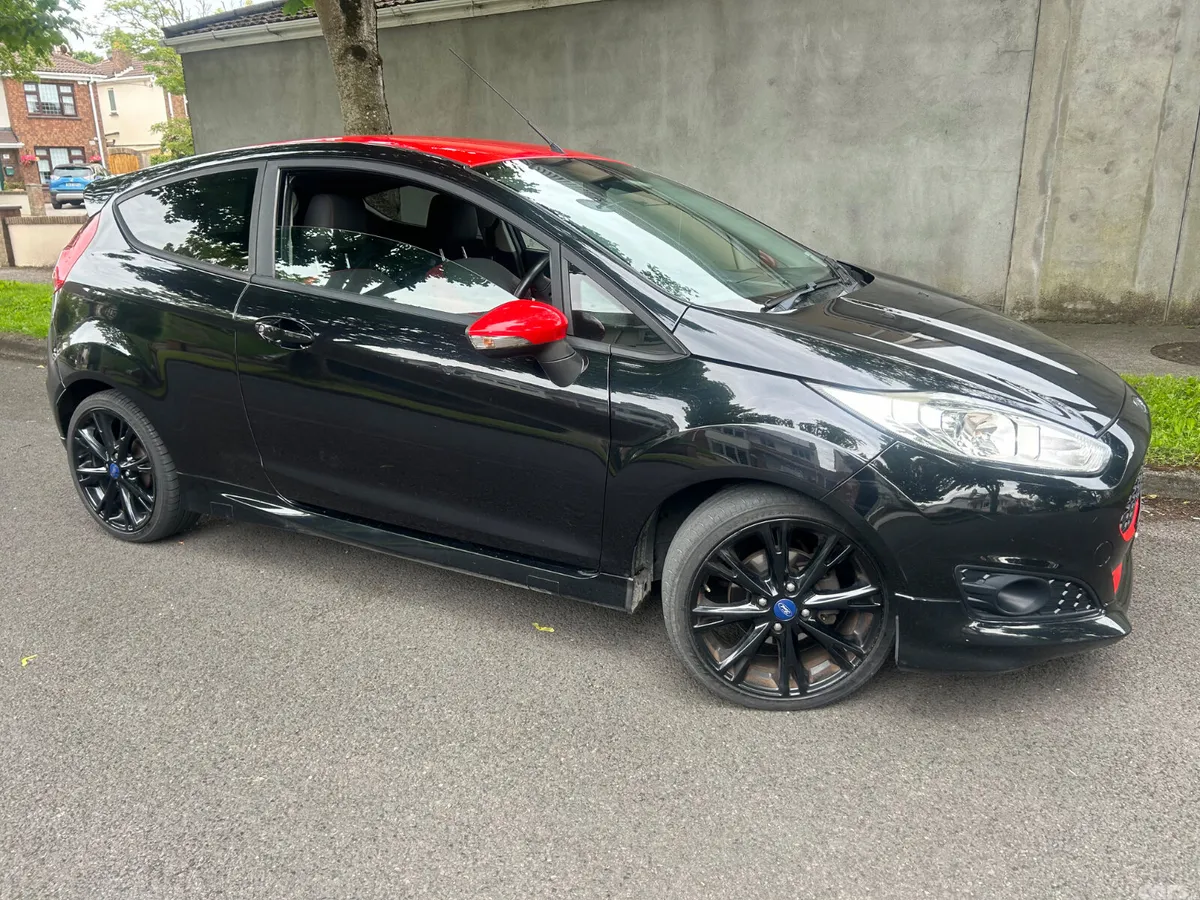 Ford Fiesta Hatchback, Petrol, 2015, Black