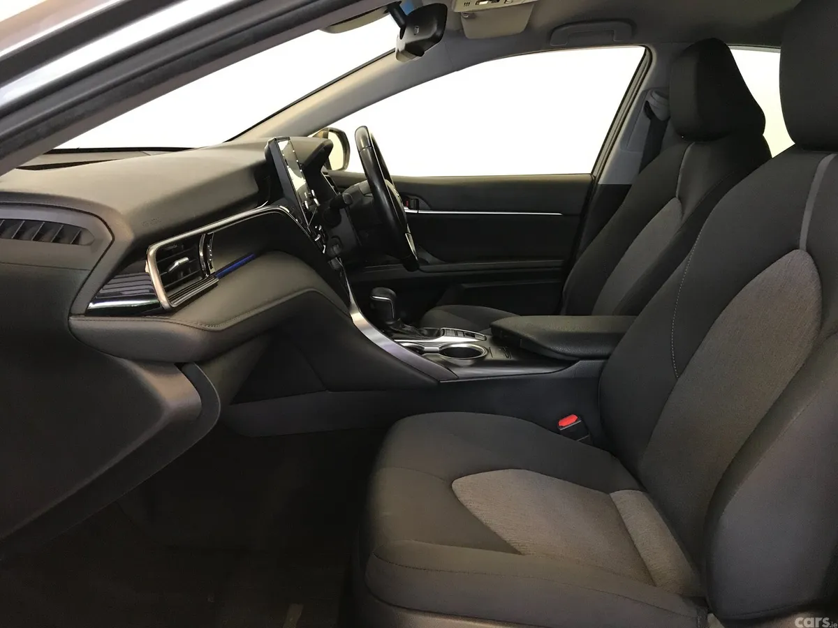 Toyota Camry Saloon, Petrol Hybrid, 2021, Grey