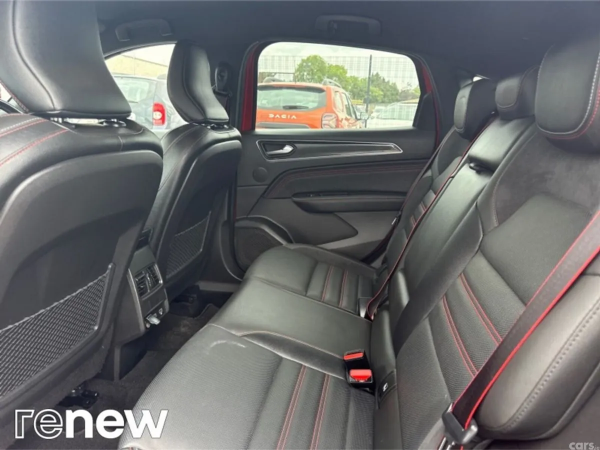 Renault Arkana Hatchback, Petrol, 2022, Red