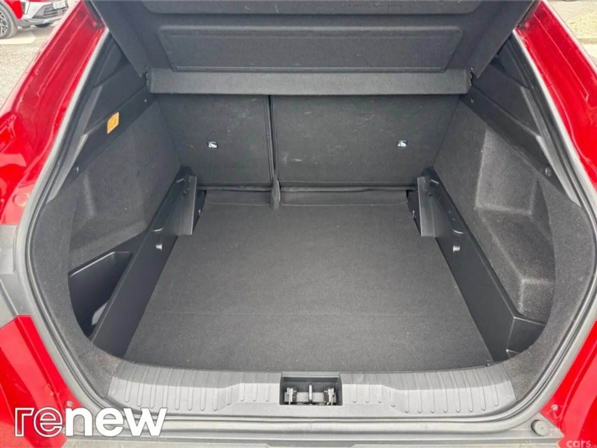 Renault Arkana Hatchback, Petrol, 2022, Red