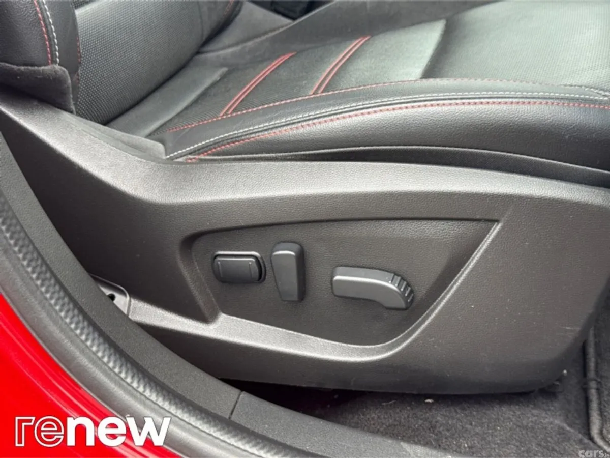 Renault Arkana Hatchback, Petrol, 2022, Red