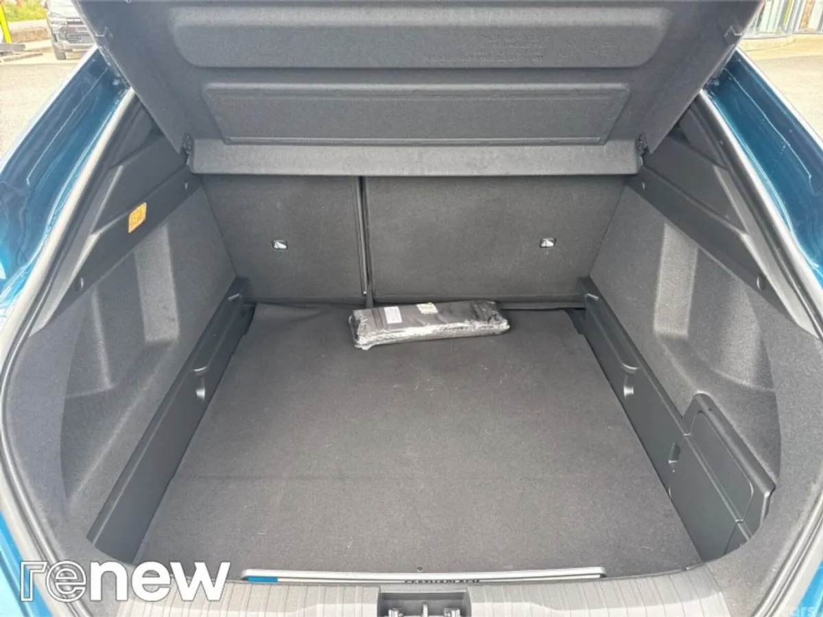 Renault Arkana Hatchback, Petrol Hybrid, 2025, Blue