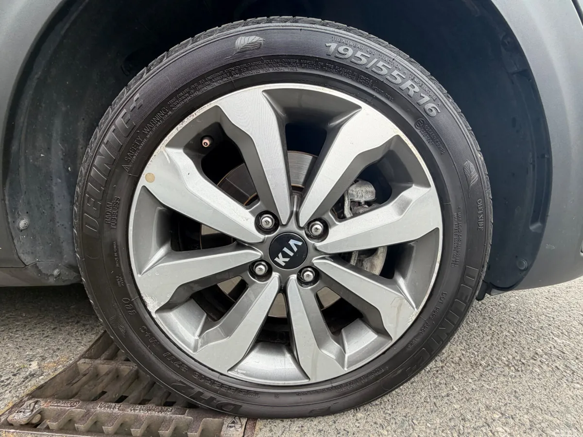 Kia Stonic Hatchback, Petrol, 2021, Grey