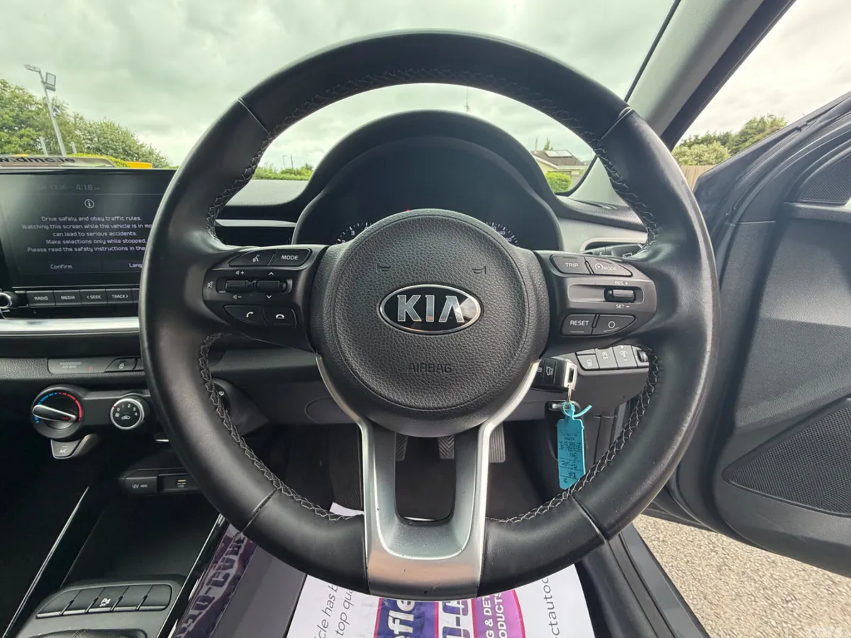 Kia Stonic Hatchback, Petrol, 2021, Grey