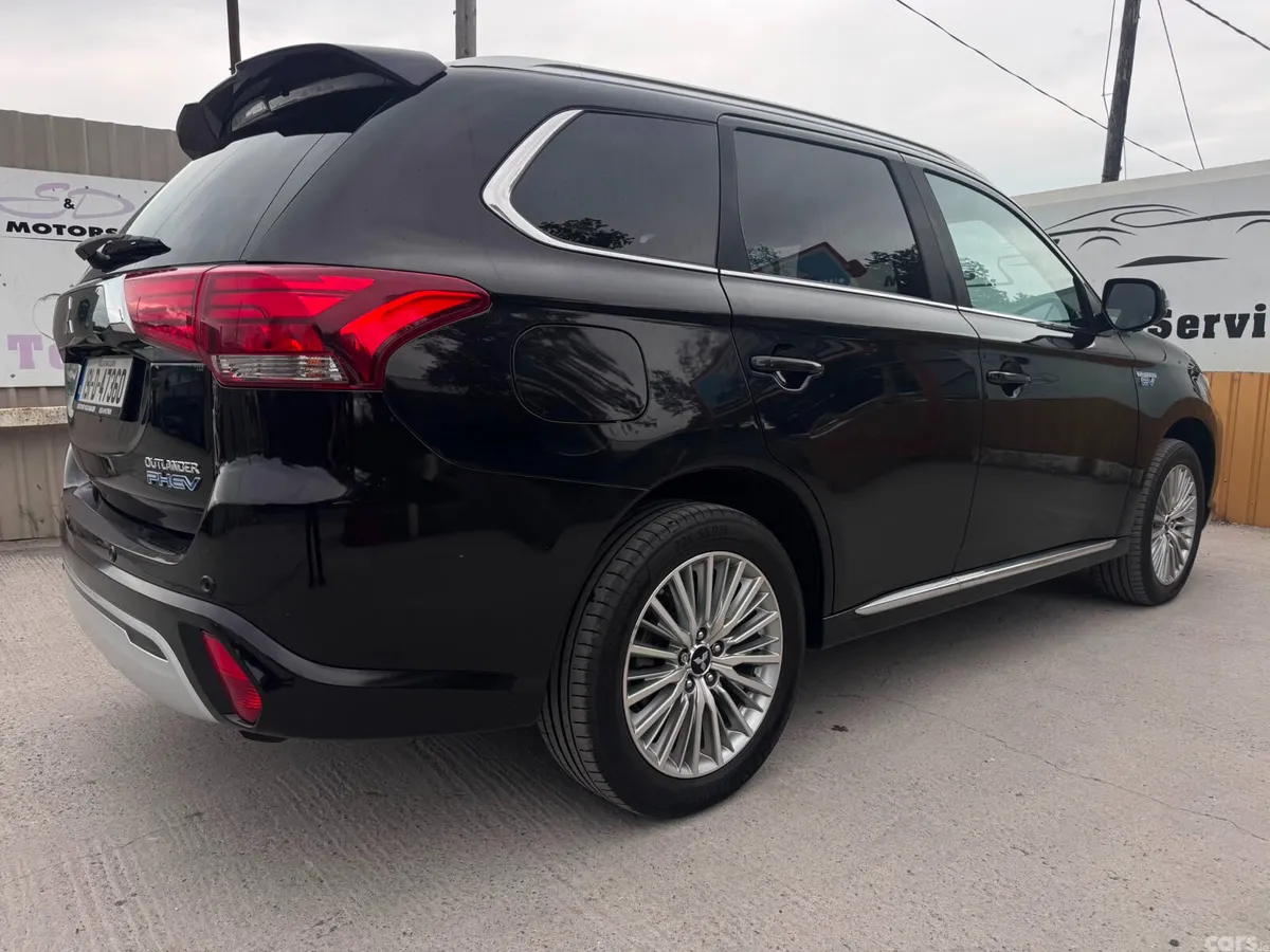 Mitsubishi Outlander SUV, Petrol Plug-in Hybrid, 2019, Black