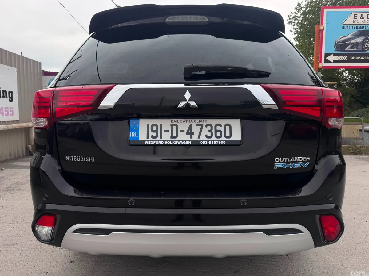 Mitsubishi Outlander SUV, Petrol Plug-in Hybrid, 2019, Black