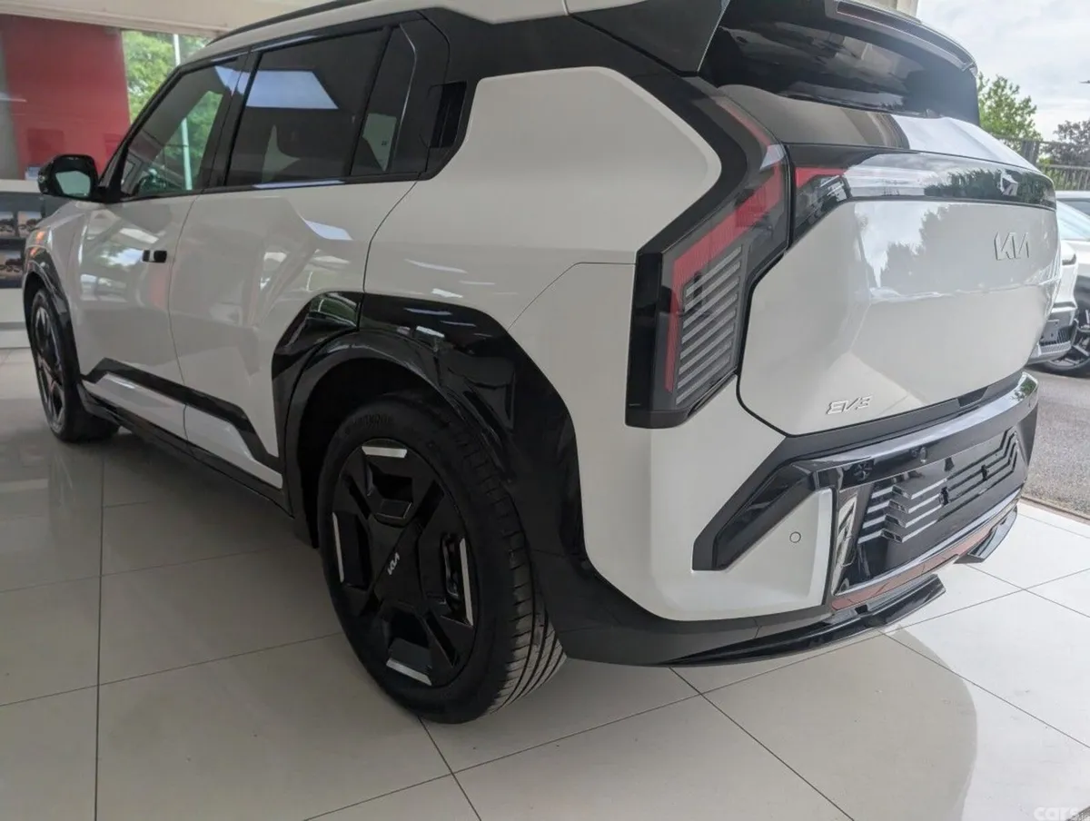Kia EV3 SUV, Electric, 2026, White