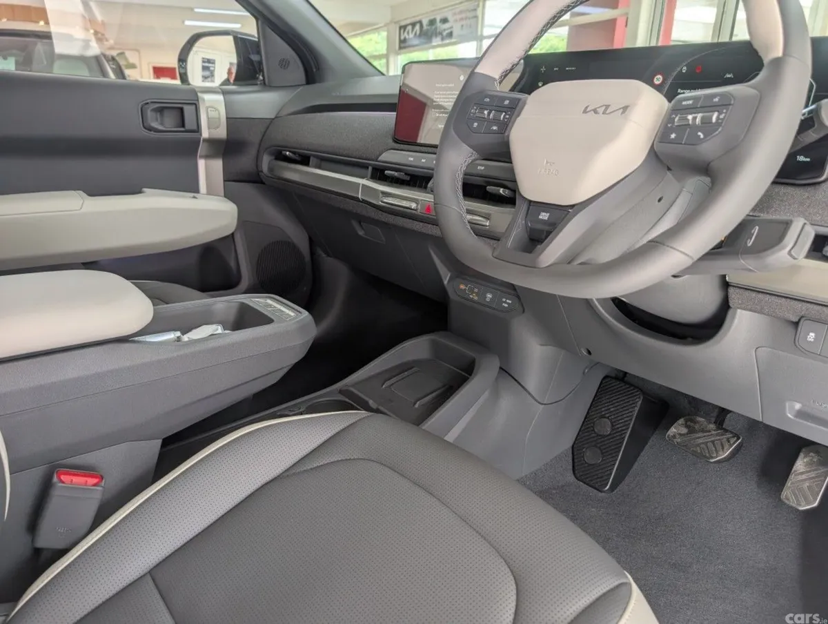 Kia EV3 SUV, Electric, 2026, White