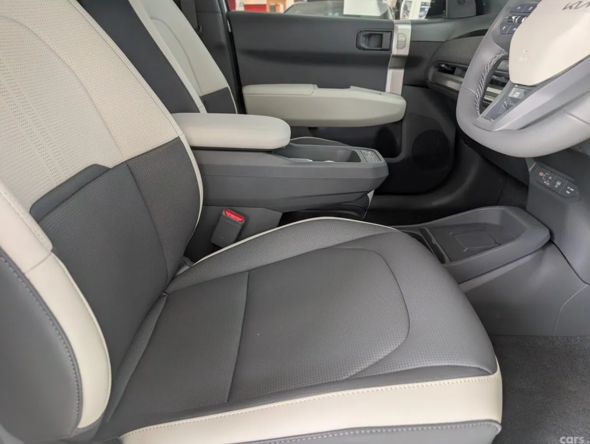 Kia EV3 SUV, Electric, 2026, White