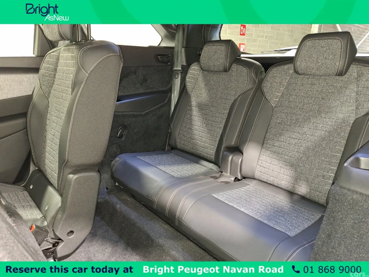 Peugeot 5008 MPV, Petrol, 2026, Blue