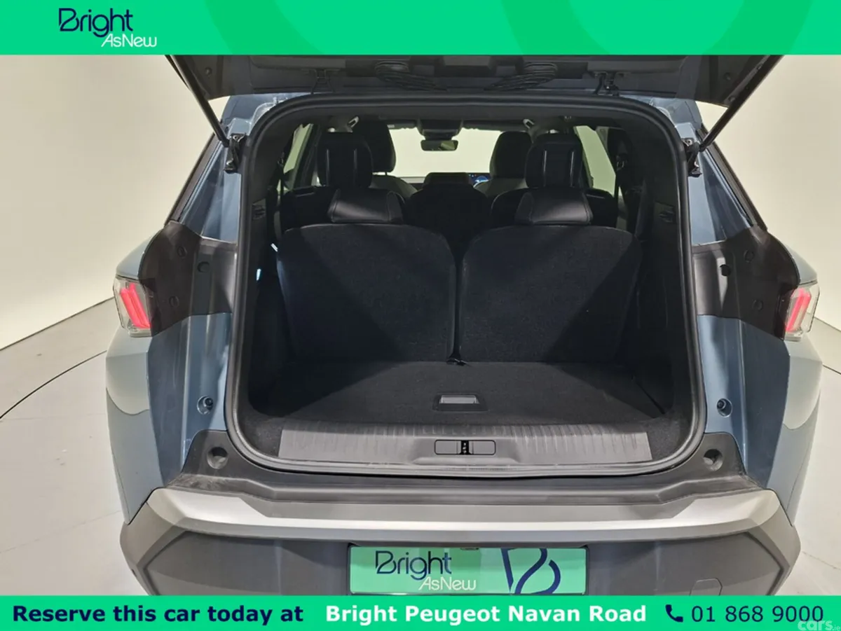 Peugeot 5008 MPV, Petrol, 2026, Blue