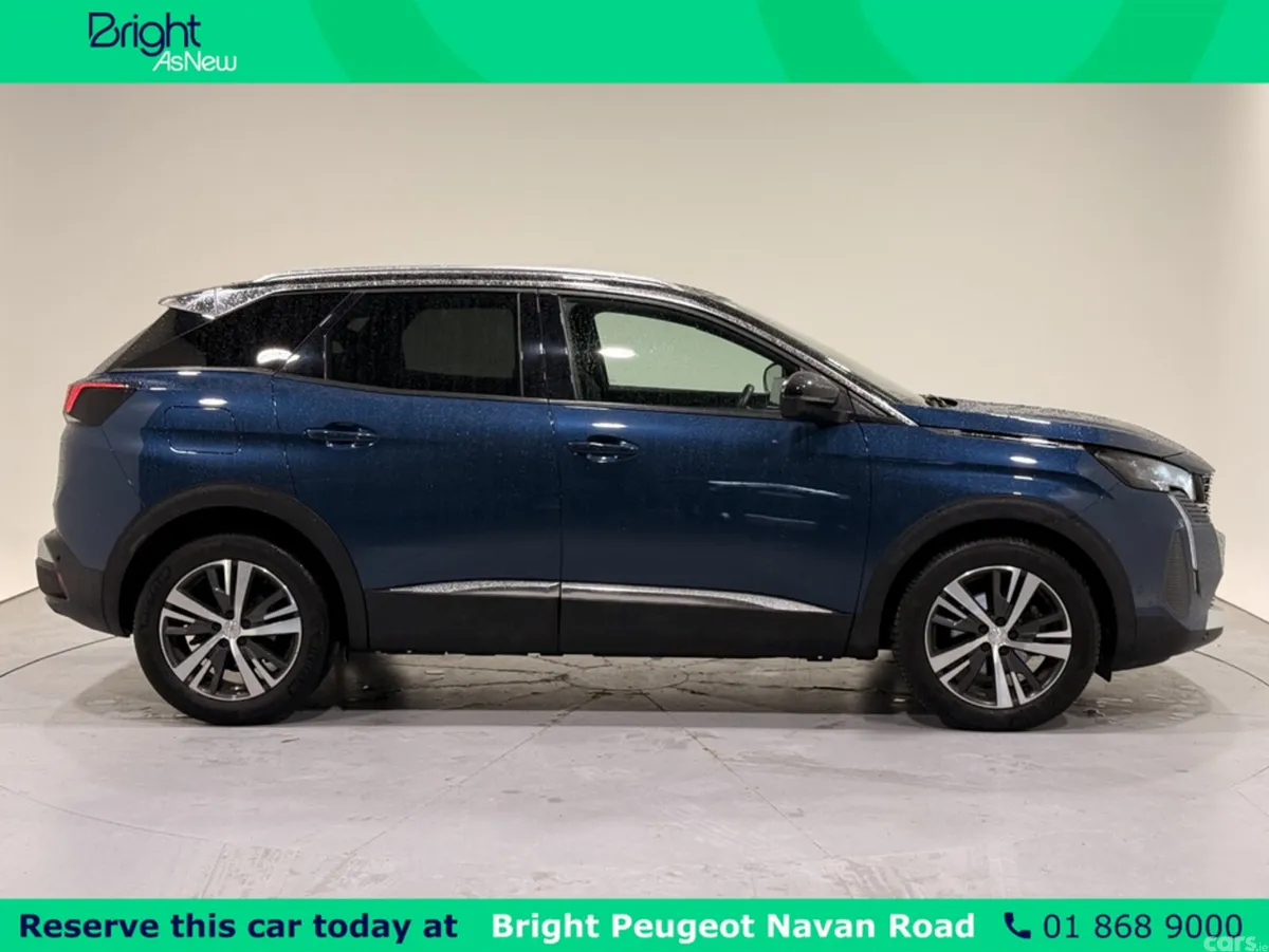 Peugeot 3008 MPV, Petrol, 2023, Blue