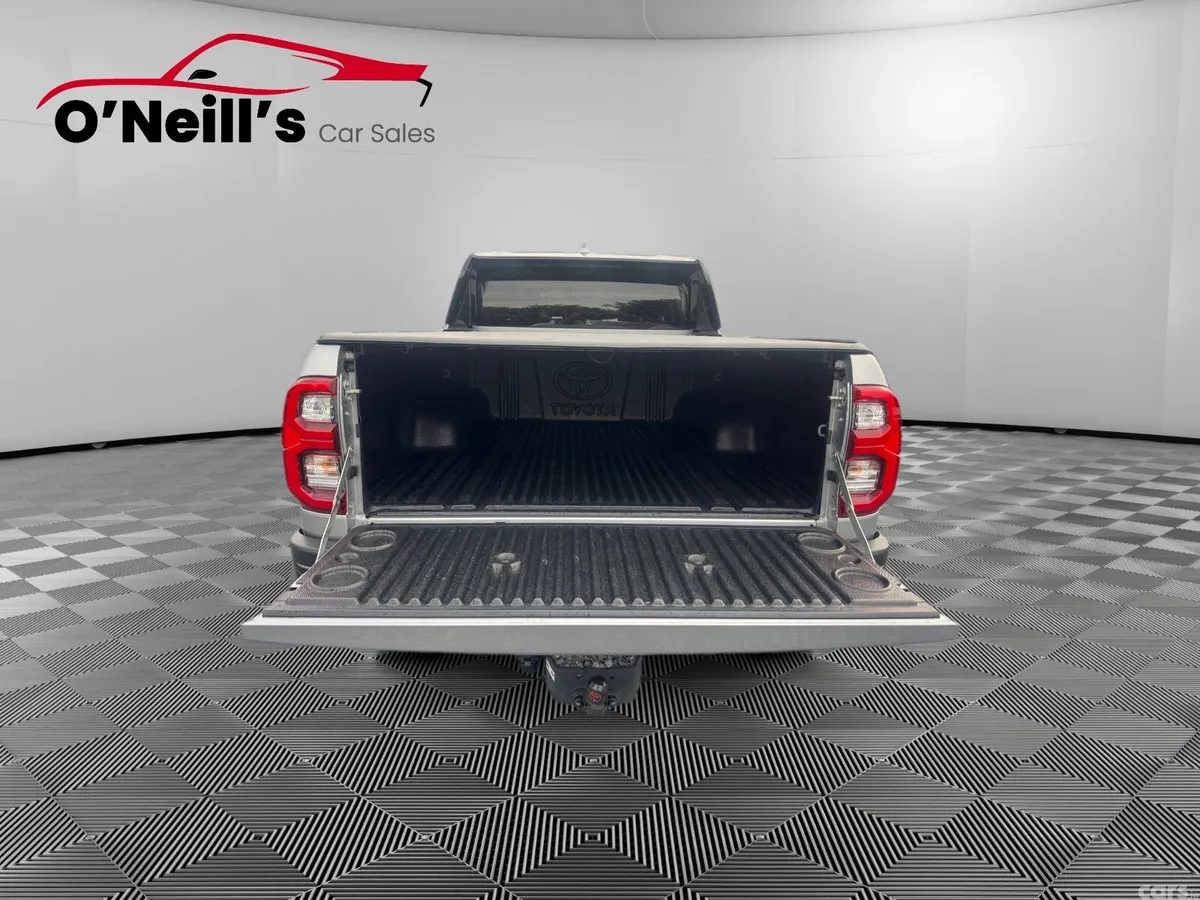Toyota Hilux Pick Up, Diesel, 2025, Grey