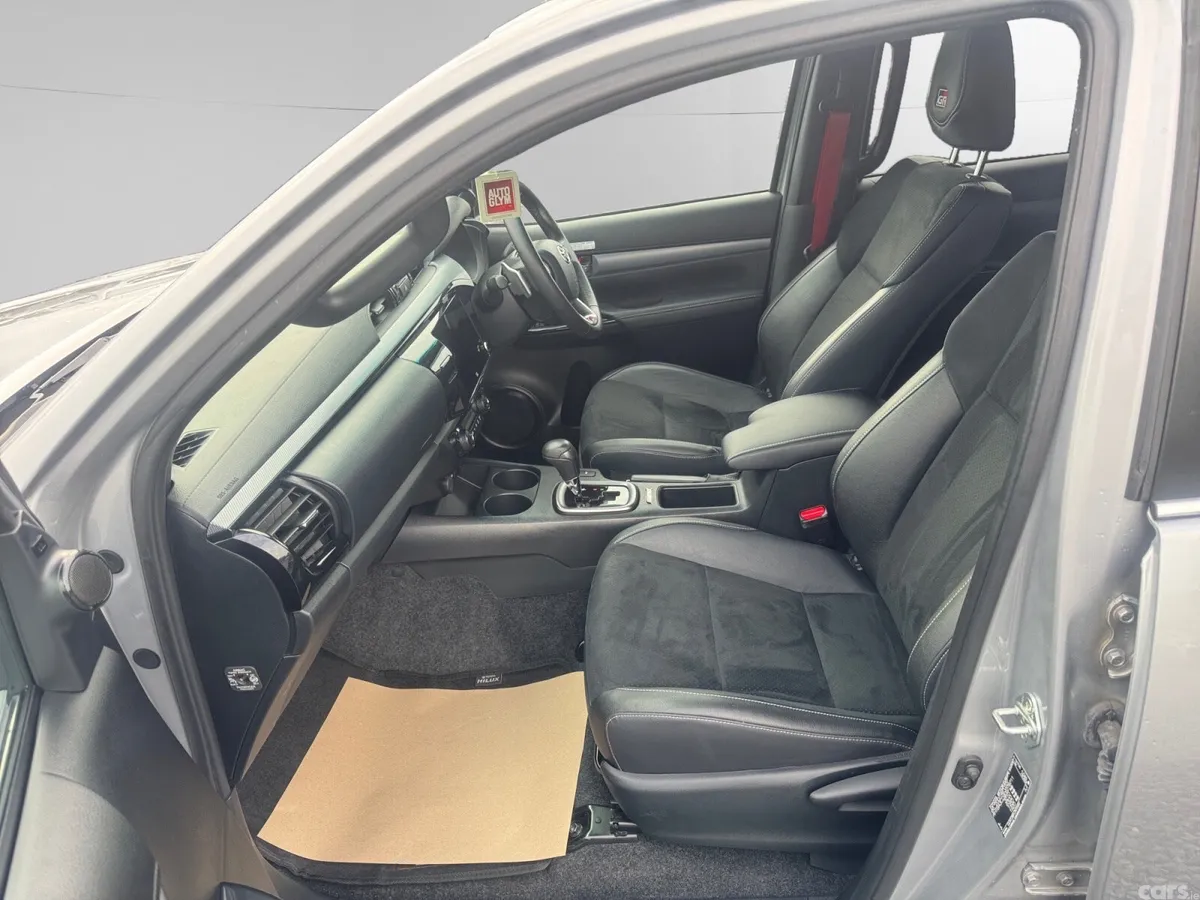 Toyota Hilux Pick Up, Diesel, 2025, Grey