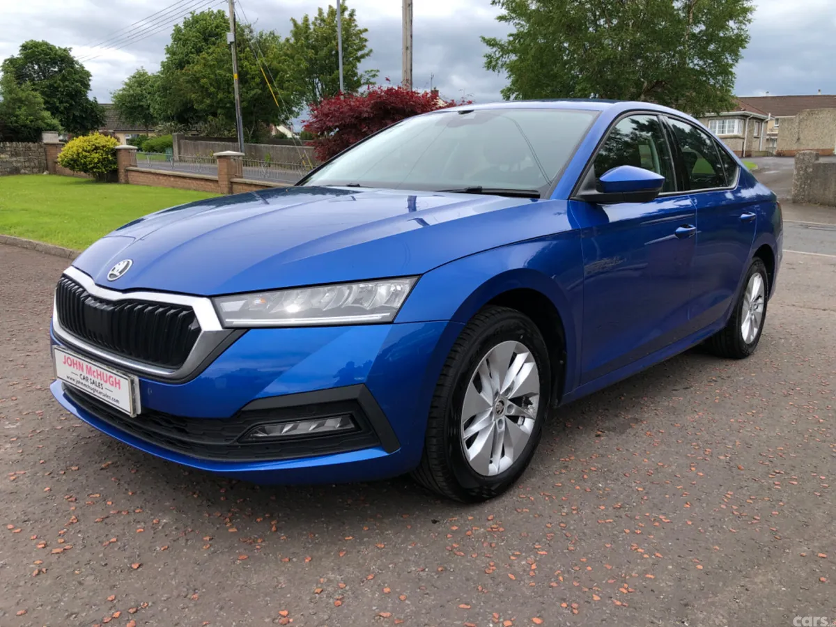 Skoda Octavia Hatchback, Diesel, 2023, Blue