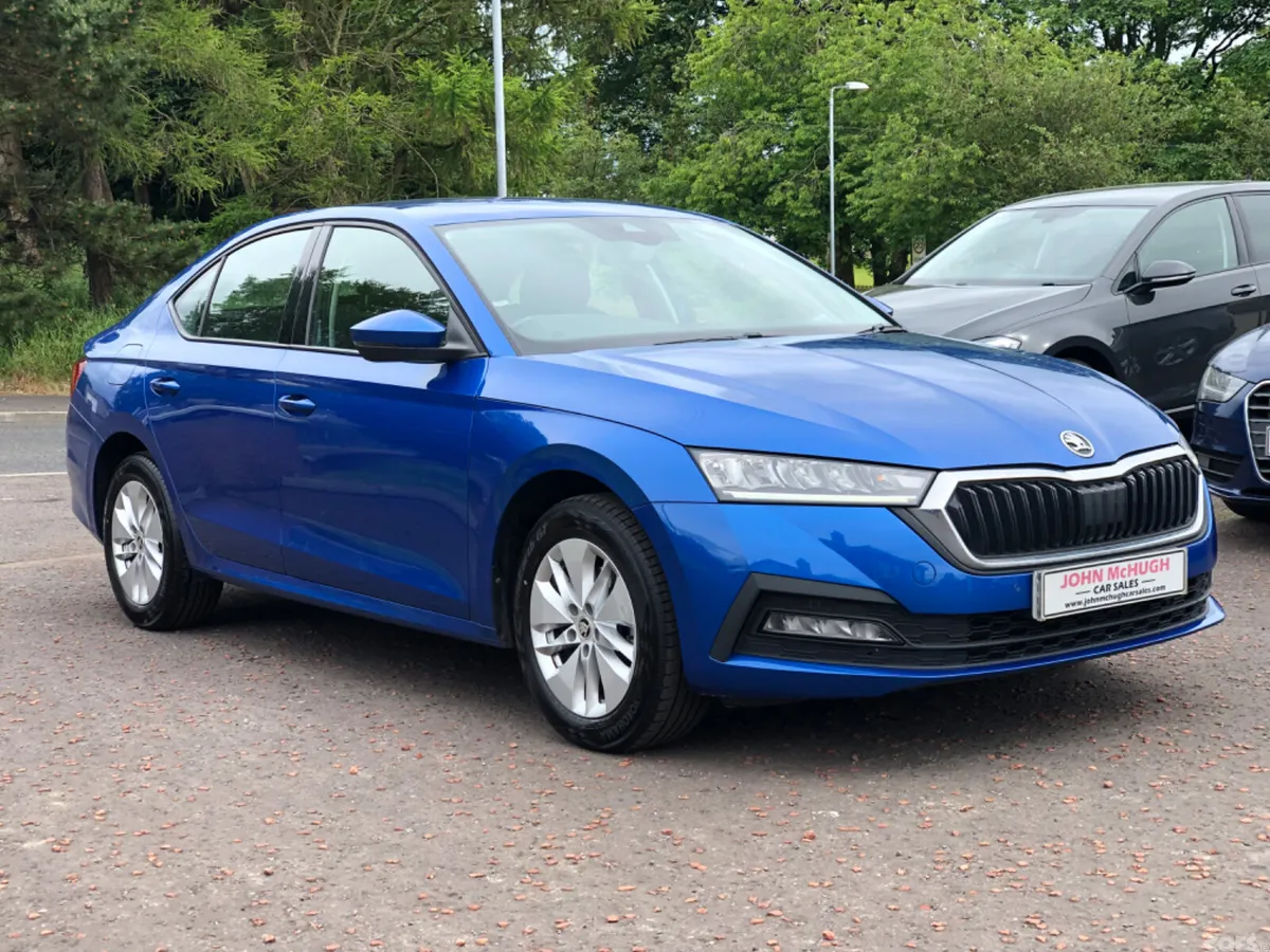 Skoda Octavia Hatchback, Diesel, 2023, Blue