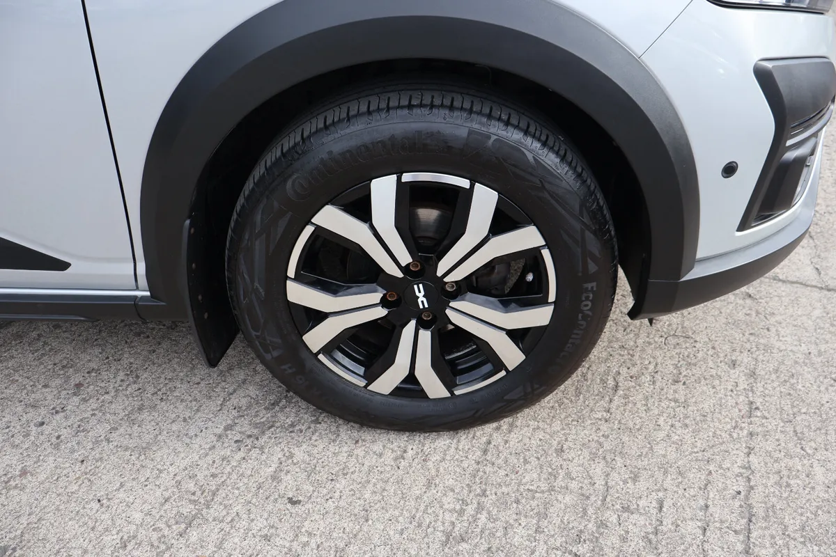 Dacia Sandero Stepway Hatchback, Petrol, 2023, Grey