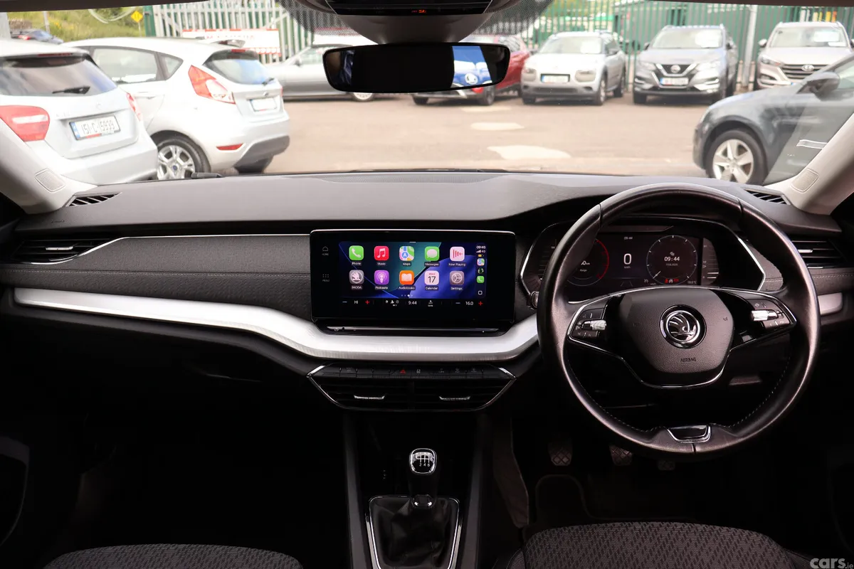 Skoda Octavia Saloon, Diesel, 2021, Black