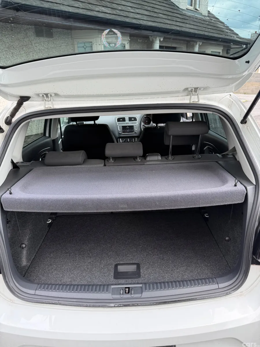 Volkswagen Polo Hatchback, Petrol, 2015, White