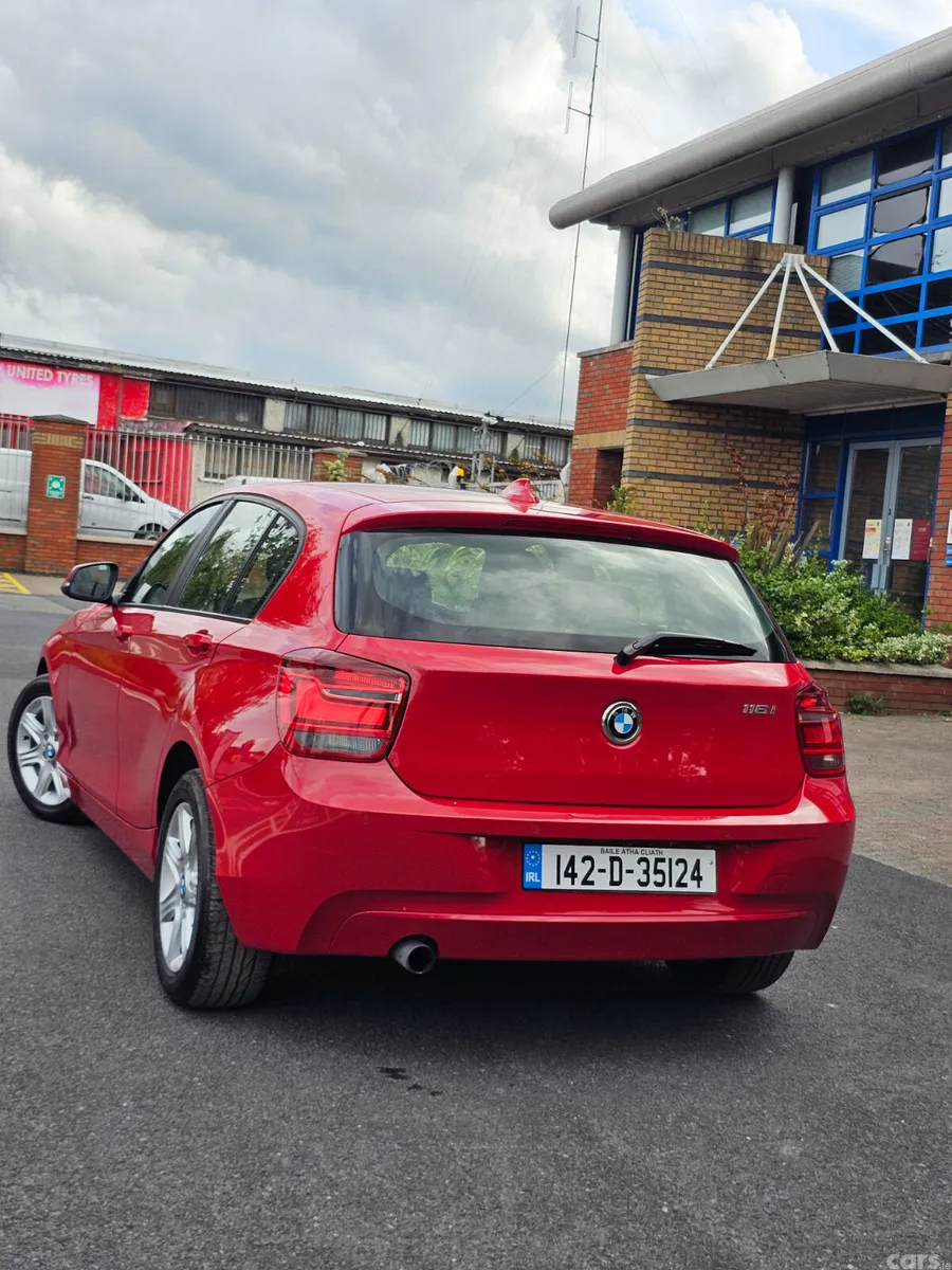 BMW 1-Series Hatchback, Petrol, 2014, Red