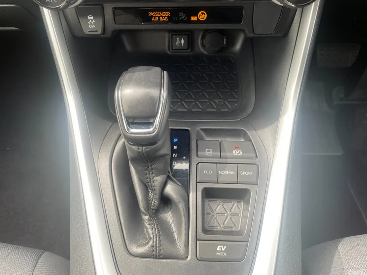 Toyota RAV4 SUV, Petrol Hybrid, 2019, Red