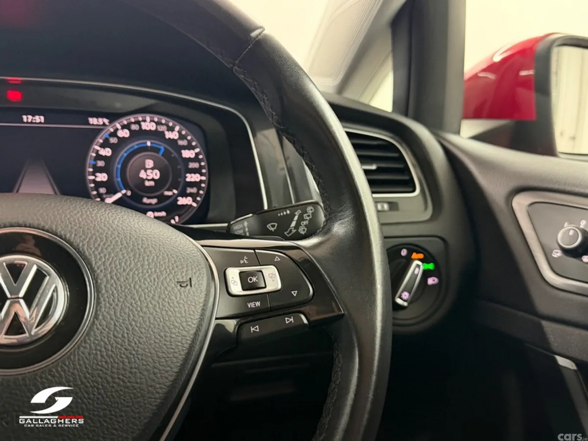 Volkswagen Golf Hatchback, Diesel, 2020, Red