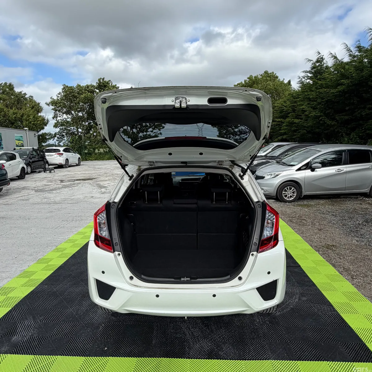 Honda Fit Hatchback, Petrol Hybrid, 2015, White