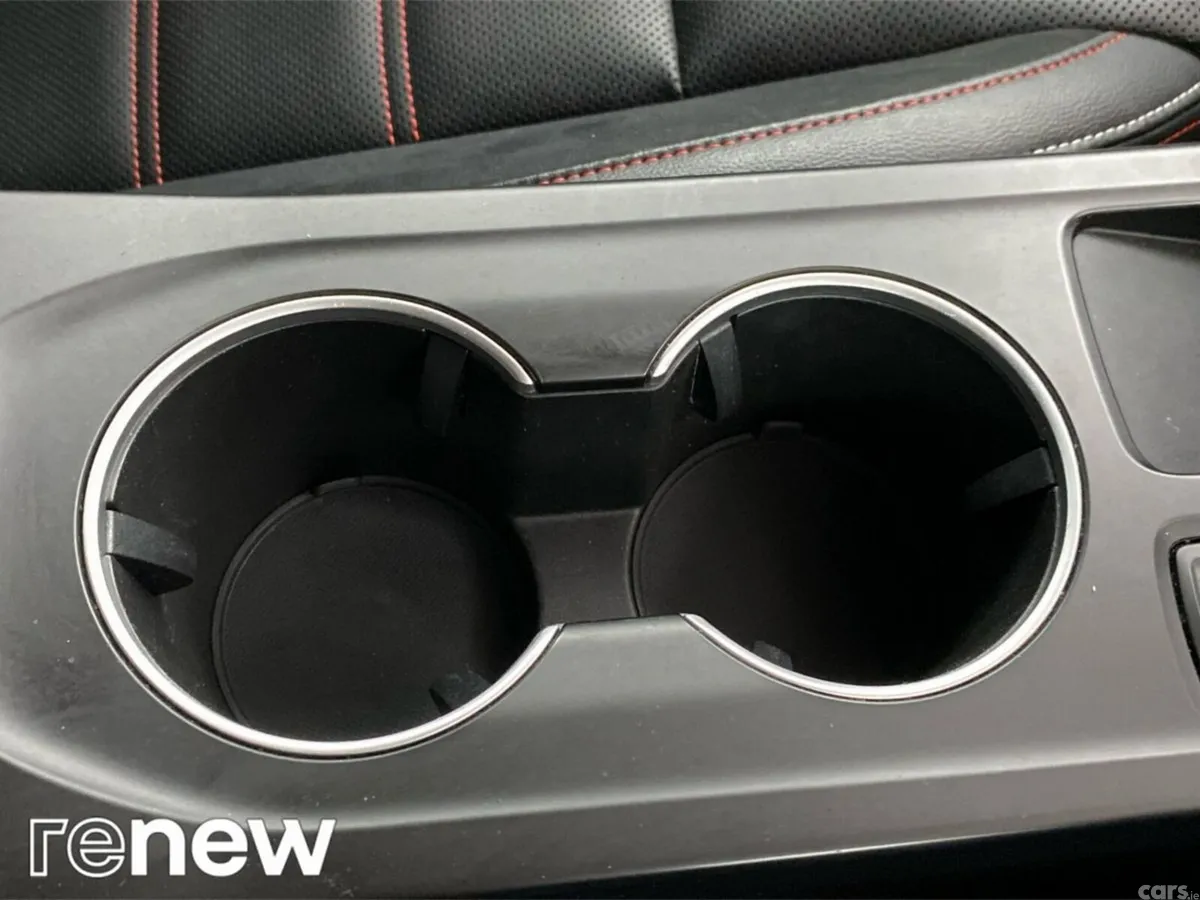 Renault Arkana Hatchback, Petrol, 2023, Red
