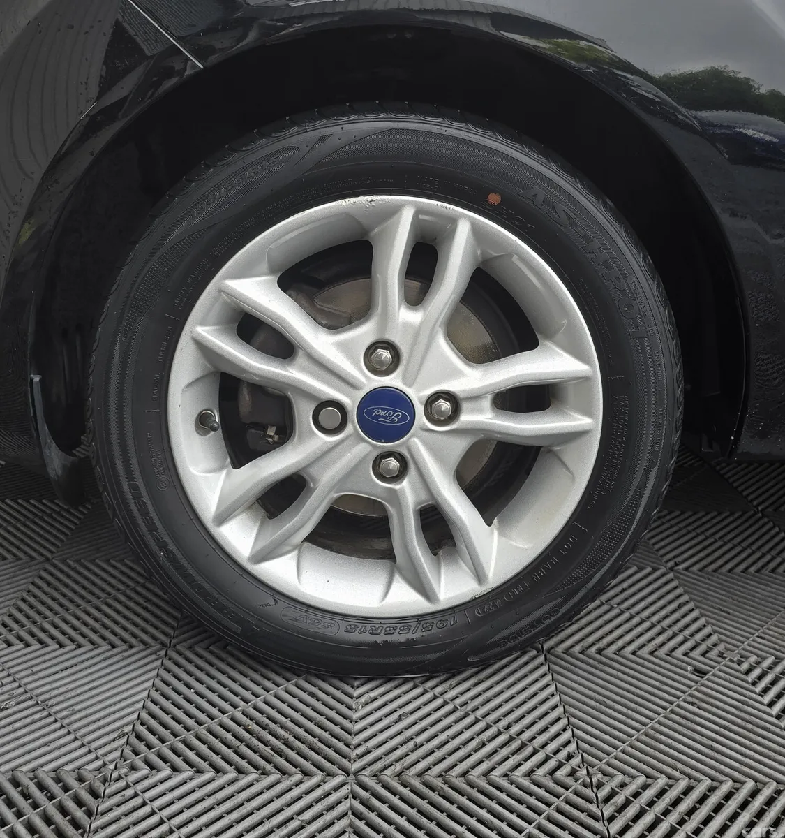Ford Fiesta Hatchback, Petrol, 2016, Black
